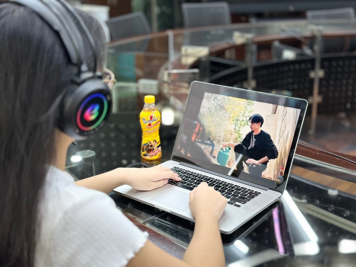 Rapper Đen và Number 1: Màn collab bùng nổ, truyền lửa đam mê cho Gen Z Việt