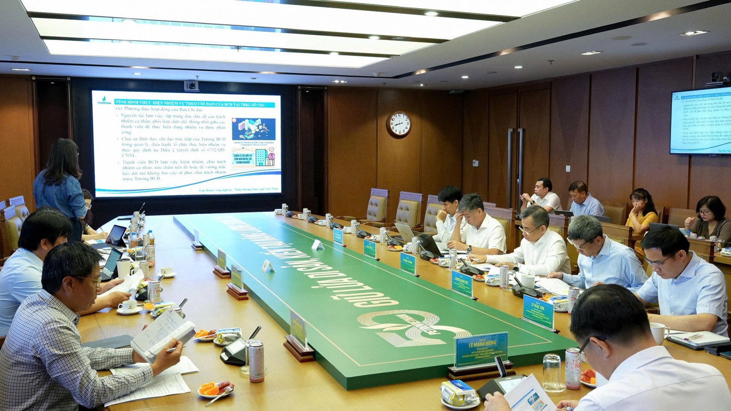 Petrovietnam thúc đẩy hoàn thiện hệ thống văn bản quy phạm nội bộ: Hiện đại, đồng bộ, hiệu quả Petrovietnam thúc đẩy hoàn thiện hệ thống văn bản quy phạm nội bộ: Hiện đại, đồng bộ, hiệu quả