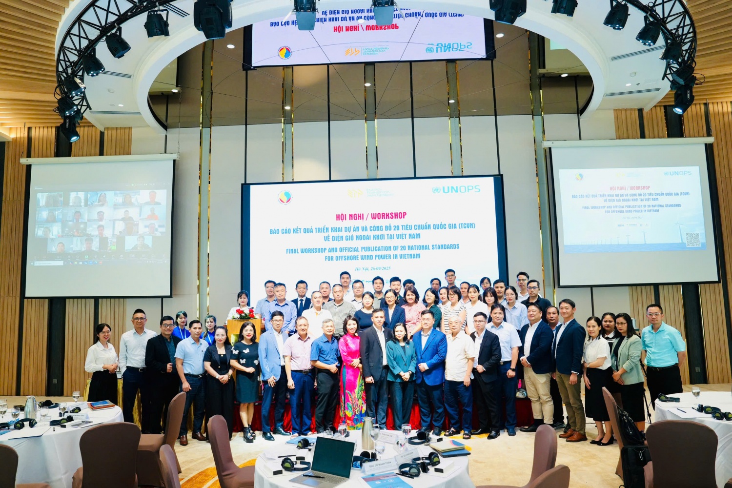 Công bố 20 tiêu chuẩn quốc gia về điện gió ngoài khơi: Cột mốc mới cho chuyển dịch năng lượng Việt Nam Công bố 20 tiêu chuẩn quốc gia về điện gió ngoài khơi: Cột mốc mới cho chuyển dịch năng lượng Việt Nam