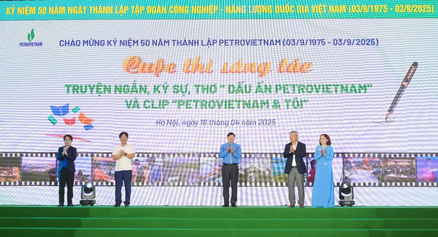 Ngày 17/4/2025, Petrovietnam phát động Cuộc thi sáng tác Truyện ngắn, Ký sự, Thơ “Dấu ấn Petrovietnam” và Cuộc thi Clip “Petrovietnam & Tôi” thu hút đông đảo CBCNV, khán giả trong và ngoài ngành tham gia