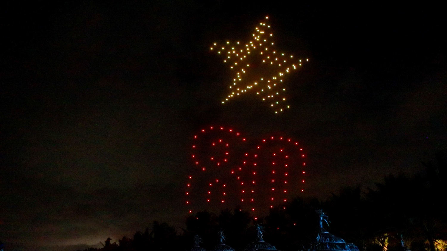 Trong hành trình 80 năm xây dựng đất nước, BSR tự hào khi được đóng góp sức lực của mình cho công cuộc đó. NMLD Dung Quất không chỉ hiện thực hóa giấc mơ lọc hóa dầu của người Việt, mà còn cung cấp toàn bộ nhiên liệu đặc chủng phục vụ quân đội, khẳng định bản lĩnh tự lực, tự cường của dân tộc. Trong tương lai, với khát vọng vươn xa và chiến lược phát triển bền vững, BSR cũng đặt mục tiêu trở thành Tổng Công ty Lọc hóa dầu Việt Nam, đủ sức cạnh tranh trong khu vực, đóng vai trò trung tâm năng lượ Trong hành trình 80 năm xây dựng đất nước, BSR tự hào khi được đóng góp sức lực của mình cho công cuộc đó. NMLD Dung Quất không chỉ hiện thực hóa giấc mơ lọc hóa dầu của người Việt, mà còn cung cấp toàn bộ nhiên liệu đặc chủng phục vụ quân đội, khẳng định