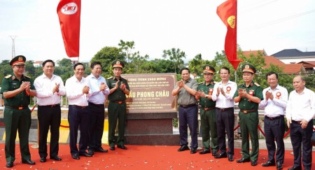 Khánh thành cầu Phong Châu mới trên Quốc lộ 32C