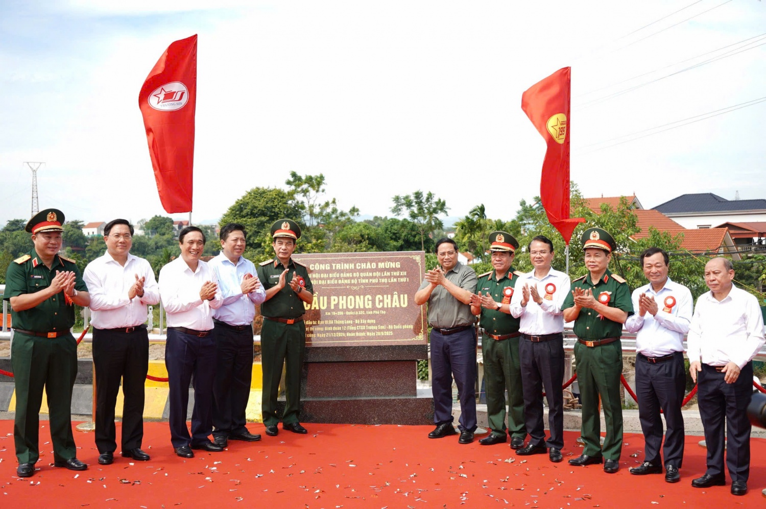 Khánh thành cầu Phong Châu mới trên Quốc lộ 32C