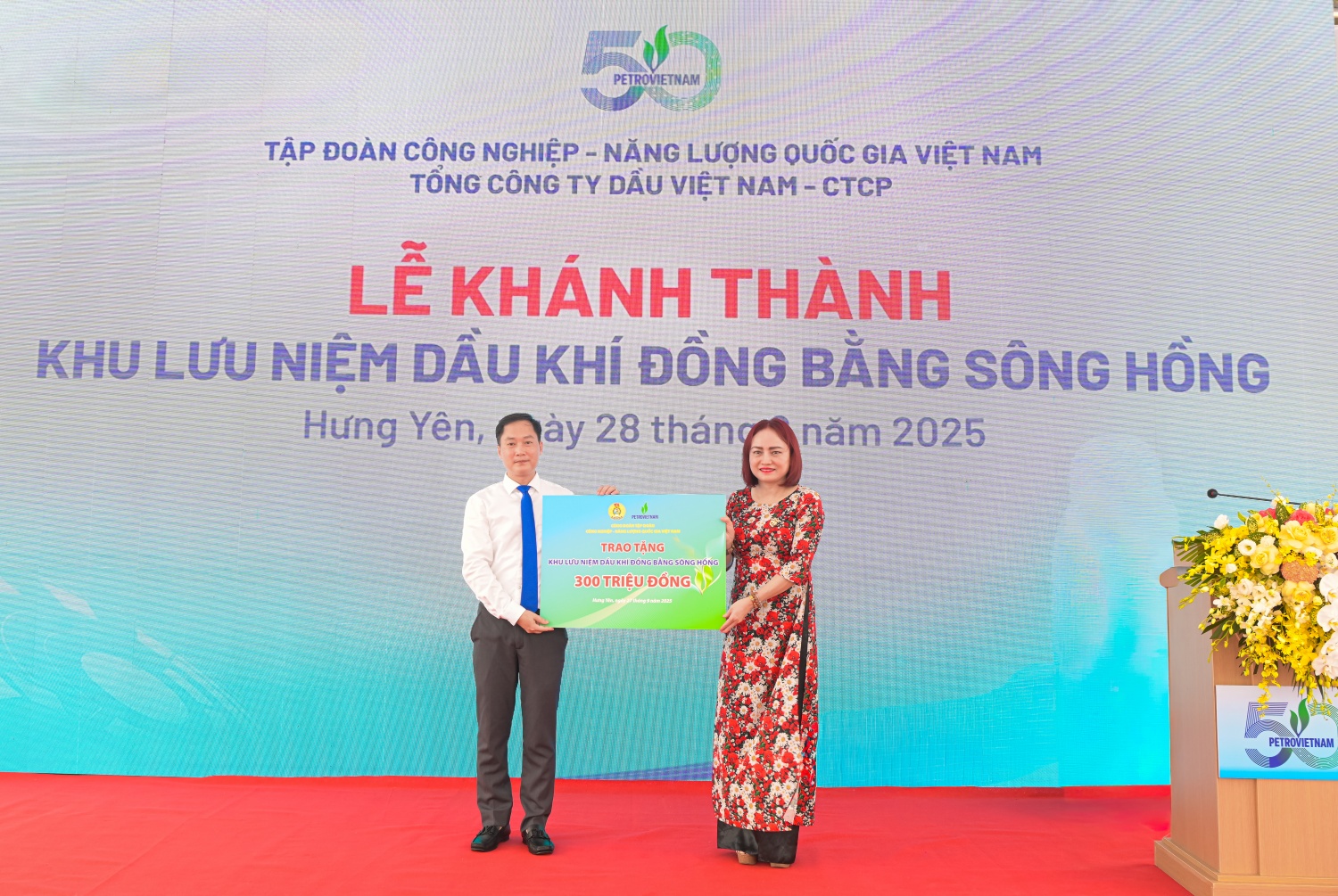 [Chùm ảnh] Khánh thành Khu lưu niệm Dầu khí Đồng bằng Sông Hồng