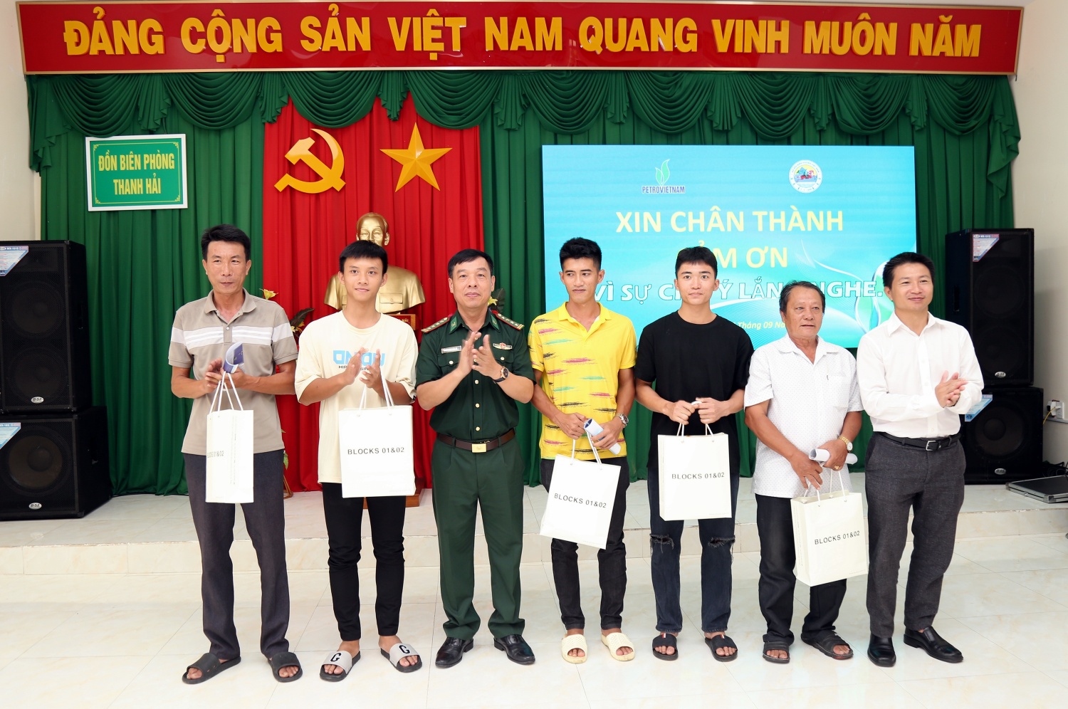 Tuyên truyền bảo vệ an ninh, an toàn công trình dầu khí tại Lô 01&02 Tuyên truyền bảo vệ an ninh, an toàn công trình dầu khí tại Lô 01&02