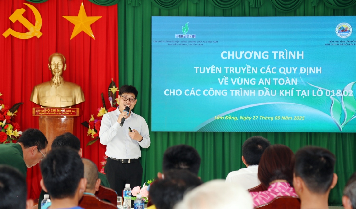 Tuyên truyền bảo vệ an ninh, an toàn công trình dầu khí tại Lô 01&02