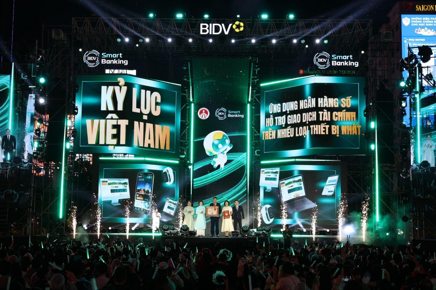 Hành trình bùng nổ cảm xúc của chuỗi sự kiện âm nhạc - công nghệ BIDV Music Festival Hành trình bùng nổ cảm xúc của chuỗi sự kiện âm nhạc - công nghệ BIDV Music Festival