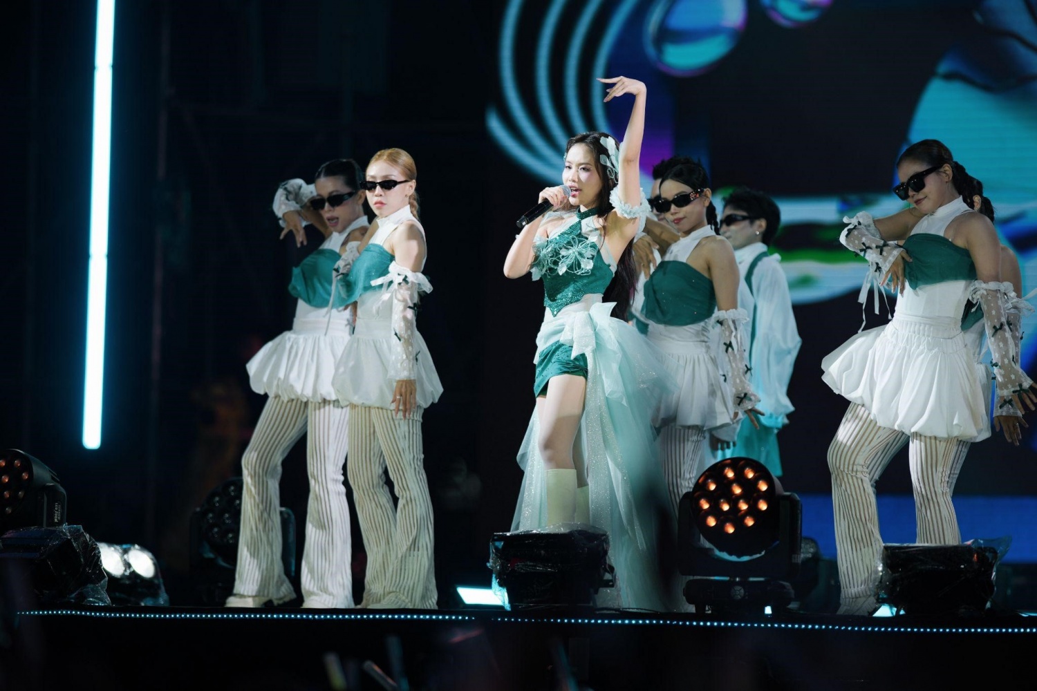 Hành trình bùng nổ cảm xúc của chuỗi sự kiện âm nhạc - công nghệ BIDV Music Festival Hành trình bùng nổ cảm xúc của chuỗi sự kiện âm nhạc - công nghệ BIDV Music Festival