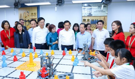 Khánh thành 2 phòng thực hành STEM tại THCS Tây Mỗ và Tây Mỗ 3