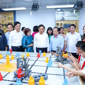 Khánh thành 2 phòng thực hành STEM tại THCS Tây Mỗ và Tây Mỗ 3 Khánh thành 2 phòng thực hành STEM tại THCS Tây Mỗ và Tây Mỗ 3