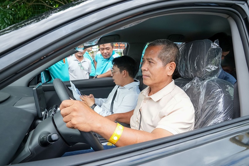 Hàng trăm tài xế quyết định gia nhập Xanh SM tại Ngày hội Bác Tài Xanh Hàng trăm tài xế quyết định gia nhập Xanh SM tại Ngày hội Bác Tài Xanh