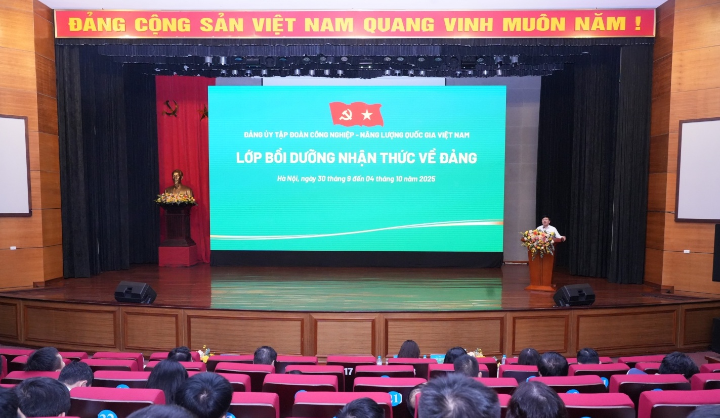 Đảng ủy Petrovietnam khai giảng Lớp bồi dưỡng nhận thức về Đảng tại Hà Nội
