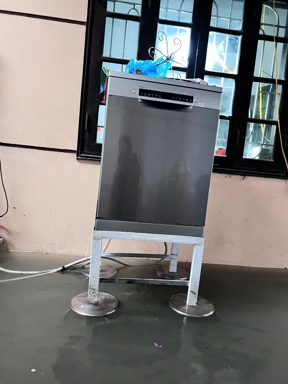 Em ơi... Hà Nội lụt! Em ơi... Hà Nội lụt!