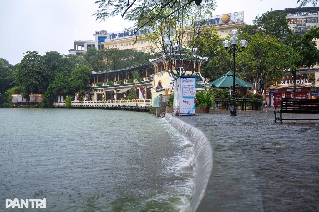 Mưa lớn ở Hà Nội ngày 30/9 có vượt mưa lụt lịch sử 2008?