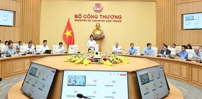 Bộ Công Thương bàn giải pháp phát triển thị trường điện cạnh tranh