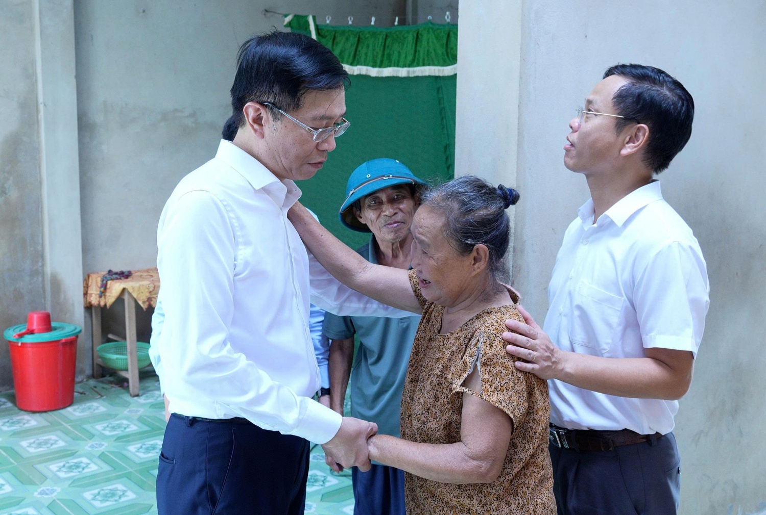 Petrovietnam hỗ trợ 21 tỷ đồng đến các tỉnh chịu thiệt hại nặng do cơn bão số 10