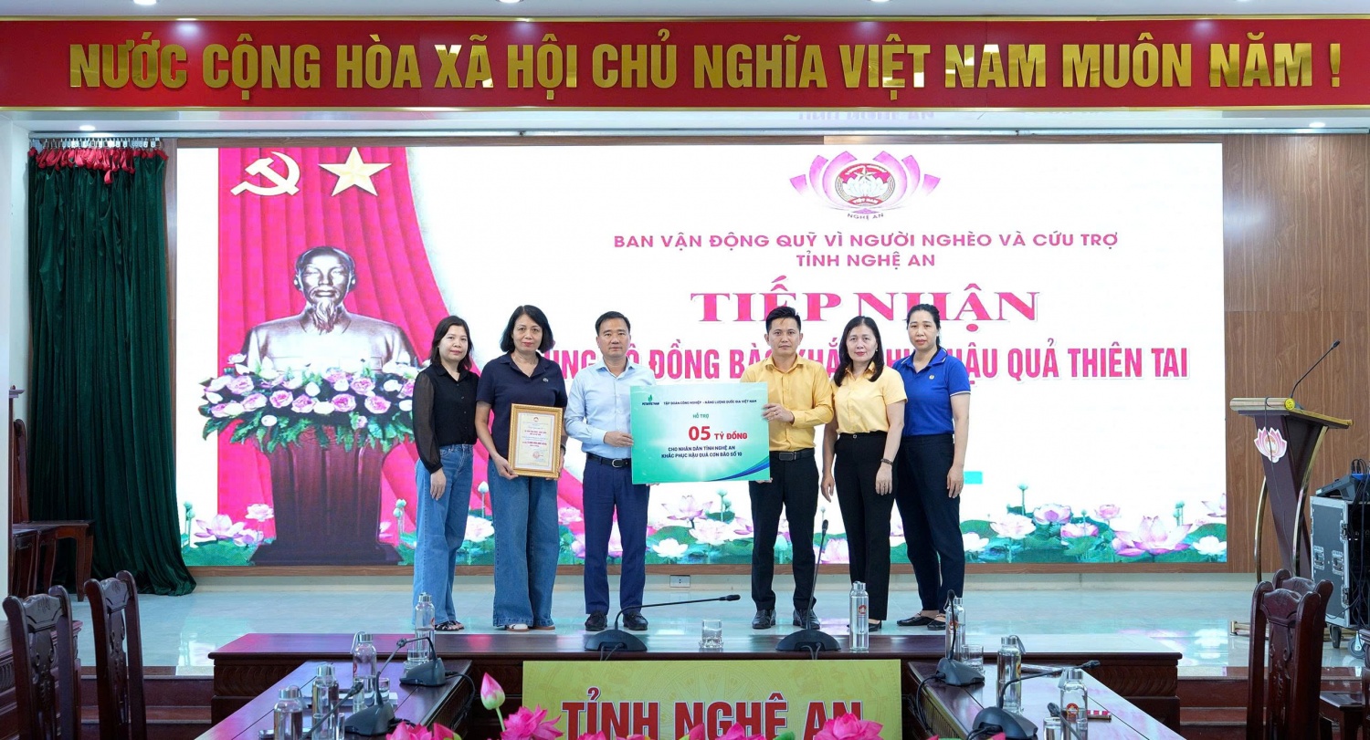 Petrovietnam hỗ trợ 21 tỷ đồng đến các tỉnh chịu thiệt hại nặng do cơn bão số 10
