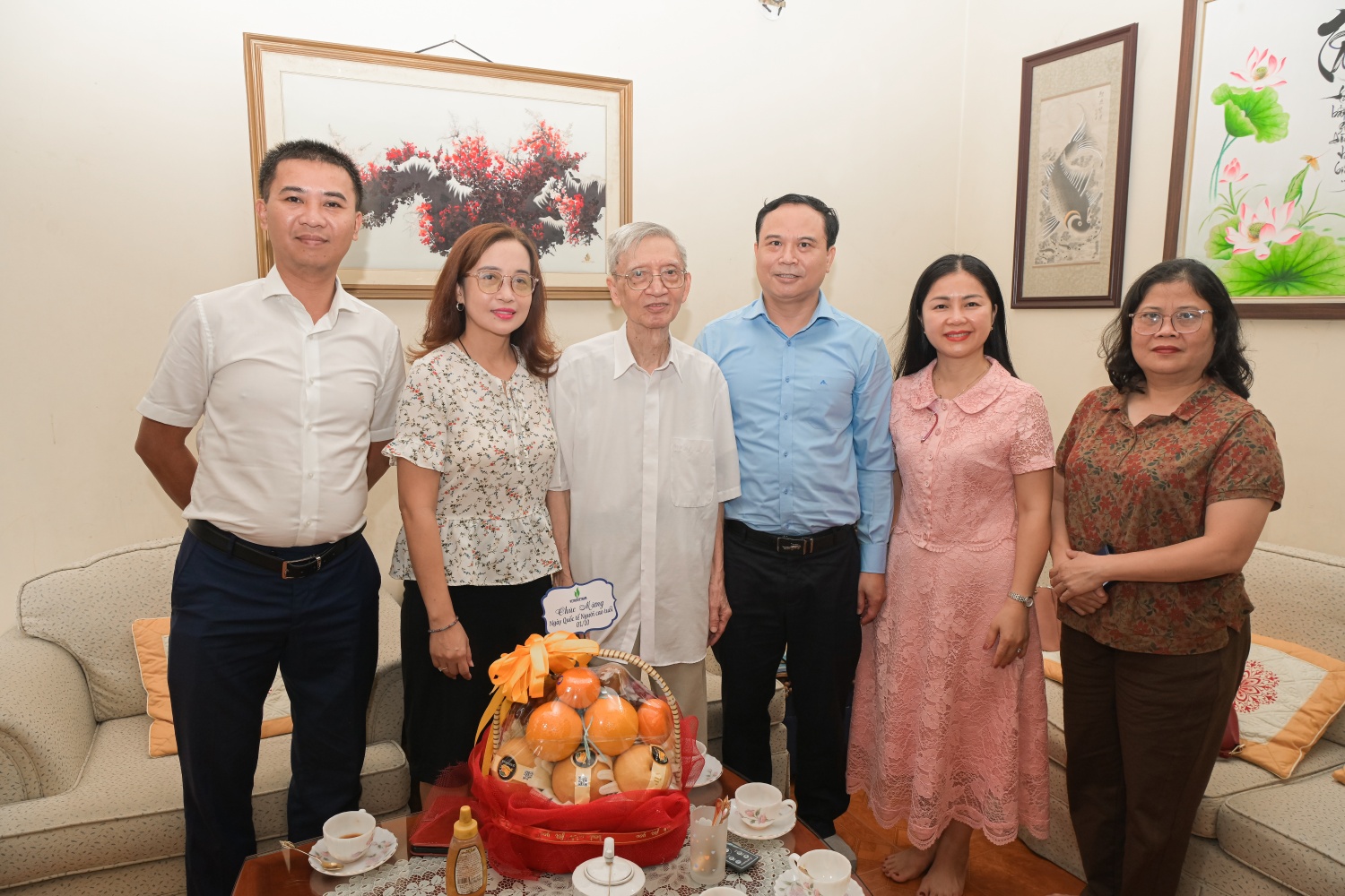 Petrovietnam thăm hỏi, tri ân cán bộ hưu trí nhân Ngày Quốc tế Người cao tuổi Petrovietnam thăm hỏi, tri ân cán bộ hưu trí nhân Ngày Quốc tế Người cao tuổi