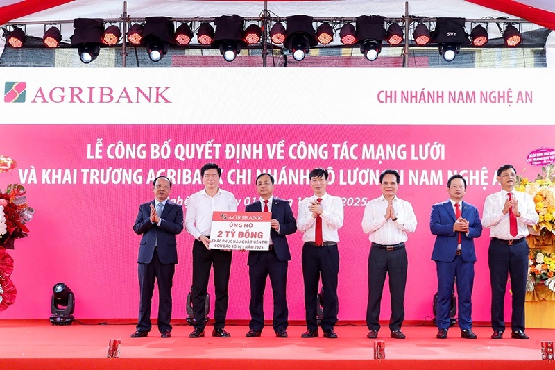 Chủ tịch HĐTV Agribank làm việc tại các chi nhánh   trên địa bàn tỉnh Nghệ An, kịp thời chỉ đạo khắc phục hậu quả do bão lũ   Agribank ủng hộ 5 tỷ đồng giúp nhân dân Nghệ An khắc phục hậu quả do bão lũ