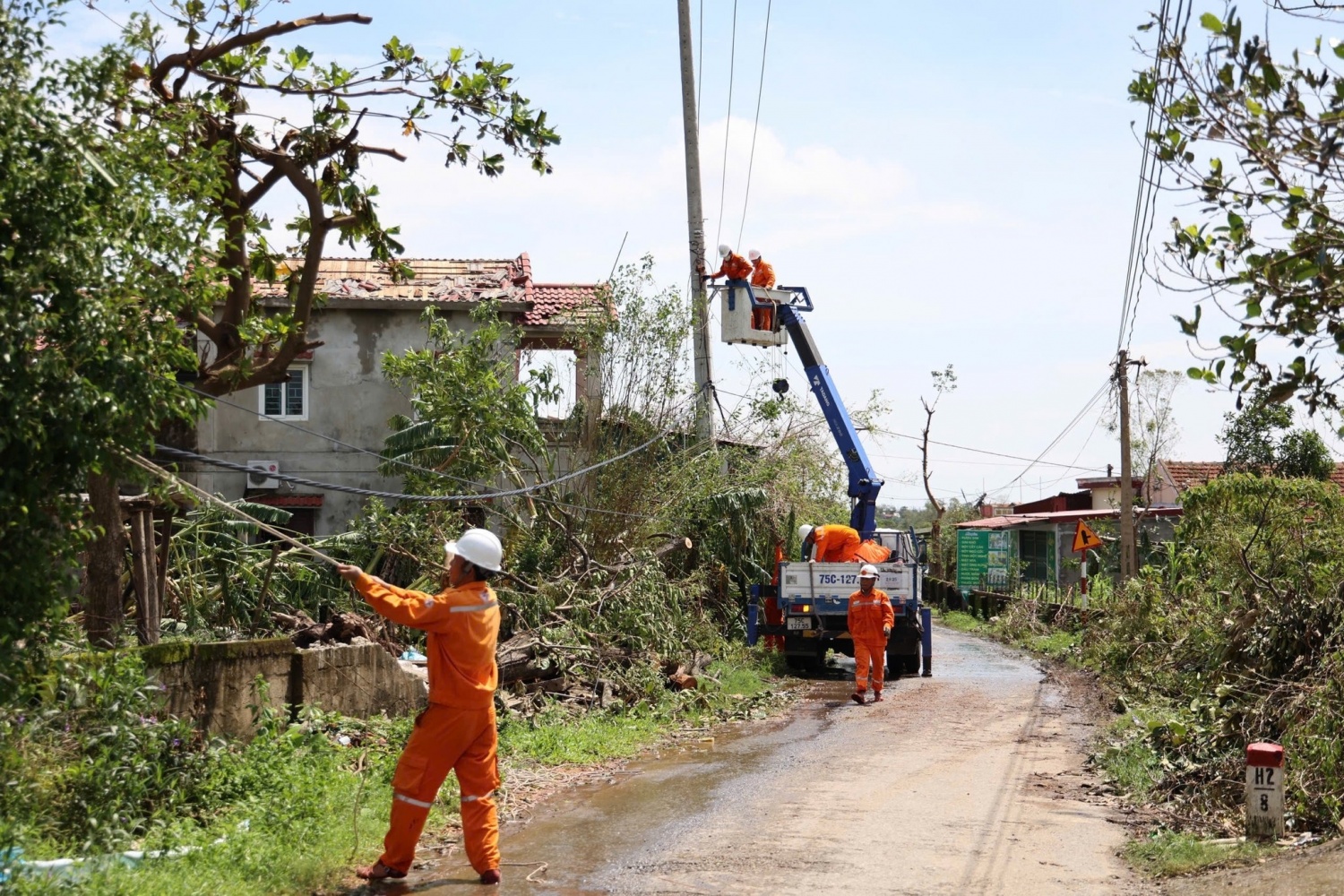 EVN cập nhật tình hình khắc phục hậu quả cơn bão số 10