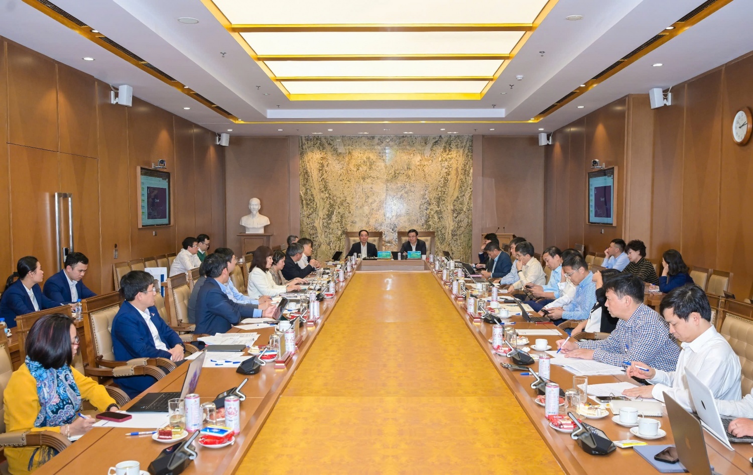 Hội thảo khoa học chủ đề “Các định hướng công nghệ chiến lược và giải pháp thúc đẩy khoa học công nghệ, đổi mới sáng tạo của Petrovietnam”. Hội thảo khoa học chủ đề “Các định hướng công nghệ chiến lược và giải pháp thúc đẩy khoa học công nghệ, đổi mới sáng tạo của Petrovietnam”.