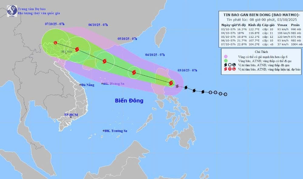Bão số 11 (Matmo) tăng cấp rất nhanh, cường độ mạnh khi vào vịnh Bắc Bộ