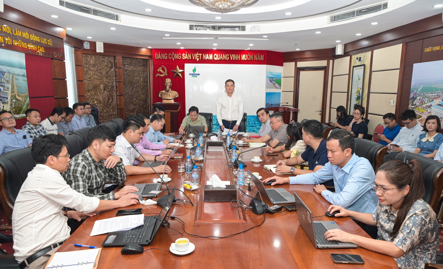 Chi bộ Cơ quan PVPGB tổ chức sinh hoạt chính trị: Đổi mới tư duy, nâng cao hiệu quả công việc