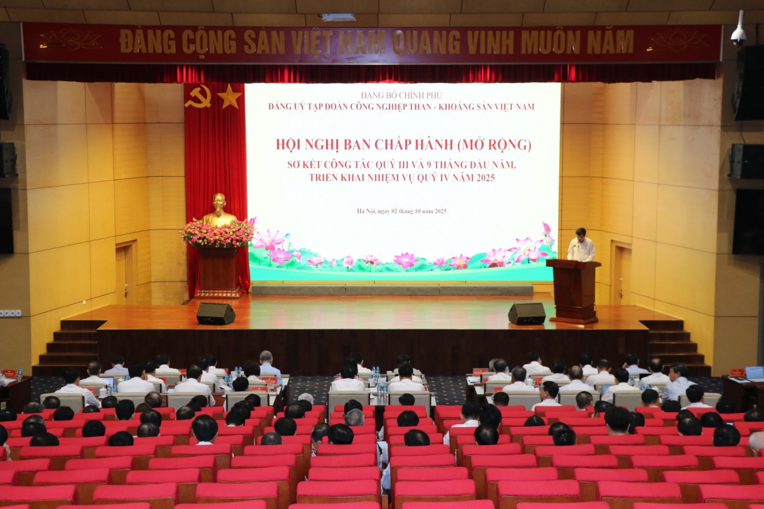Đảng ủy TKV tăng cường lãnh đạo, chủ động thực hiện mục tiêu tăng trưởng 8% Hội nghị BCH TKV