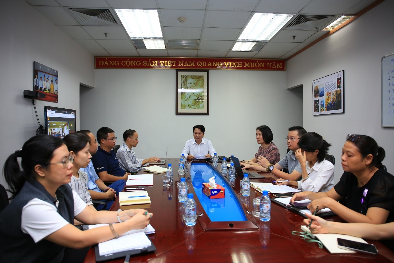 Đảng bộ Bộ máy Quản lý và Điều hành Petrovietnam quán triệt tinh thần “Nói ít, nghĩ nhiều, làm nhiều, tốc độ nhanh, hiệu quả cao” Đảng bộ Bộ máy Quản lý và Điều hành Petrovietnam quán triệt tinh thần “Nói ít, nghĩ nhiều, làm nhiều, tốc độ nhanh, hiệu quả cao”