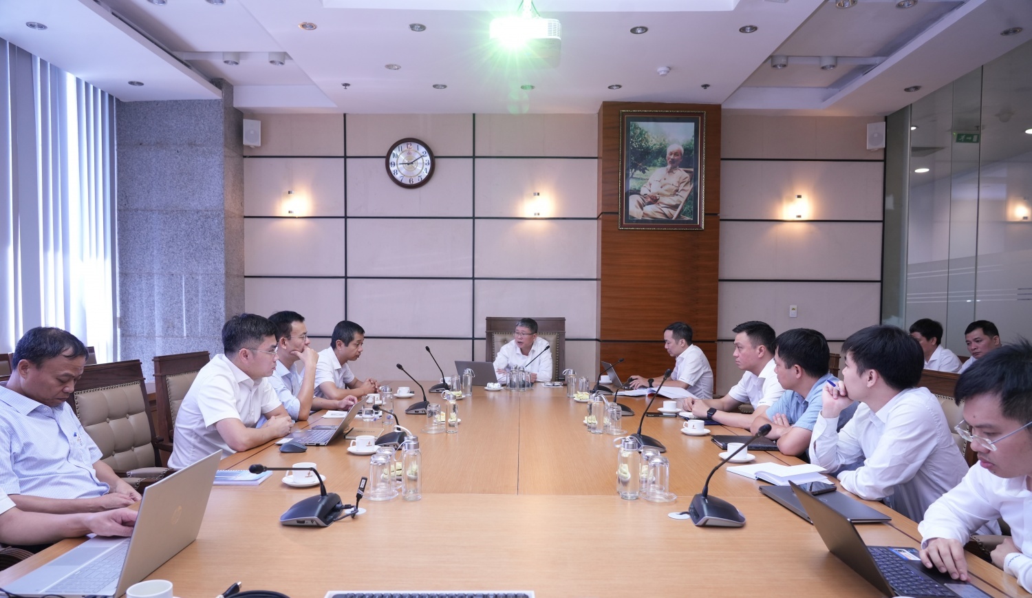 Đảng bộ Bộ máy Quản lý và Điều hành Petrovietnam quán triệt tinh thần “Nói ít, nghĩ nhiều, làm nhiều, tốc độ nhanh, hiệu quả cao” Đảng bộ Bộ máy Quản lý và Điều hành Petrovietnam quán triệt tinh thần “Nói ít, nghĩ nhiều, làm nhiều, tốc độ nhanh, hiệu quả cao”