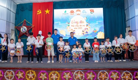 [VIDEO] Đoàn Thanh niên PVPGB thắp sáng niềm vui Trung thu cho trẻ em nghèo tại Cần Thơ