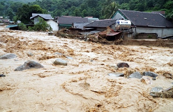 Bão số 11: Triển khai đồng bộ các biện pháp ứng phó hình thái thiên tai kép
