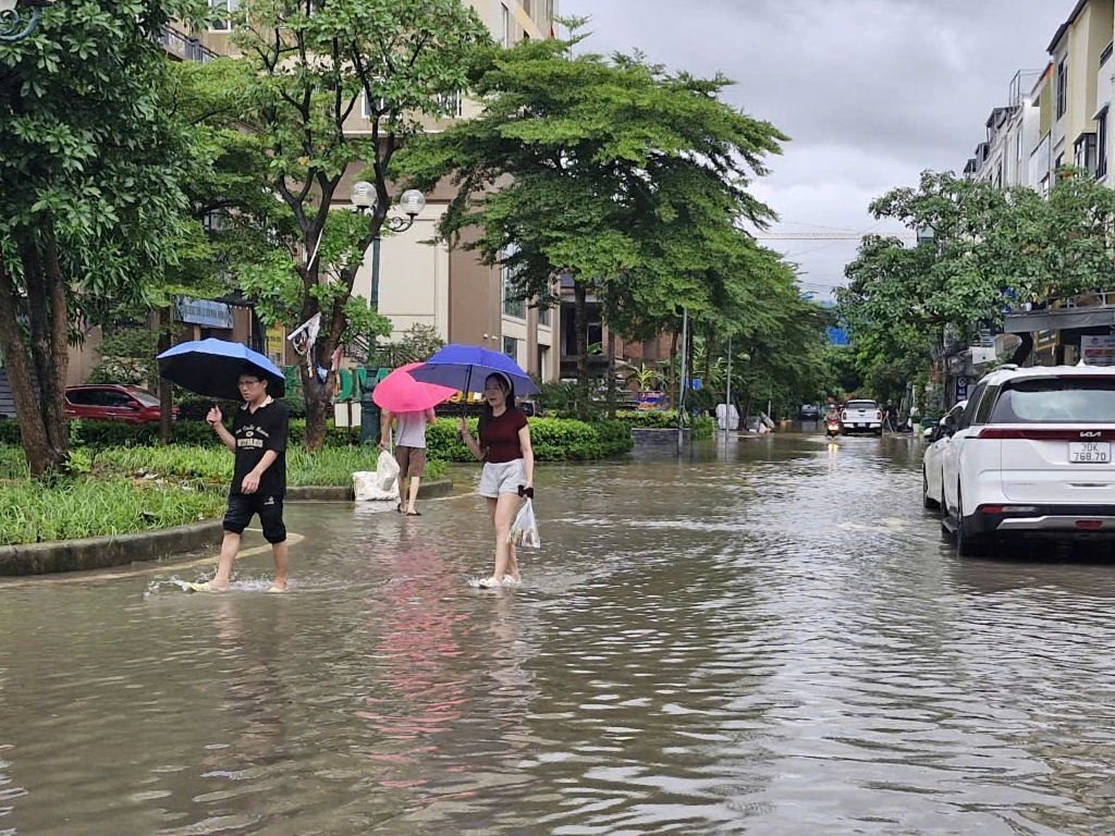 Bộ Xây dựng yêu cầu các đơn vị trực ban 24/24h ứng phó với bão số 11