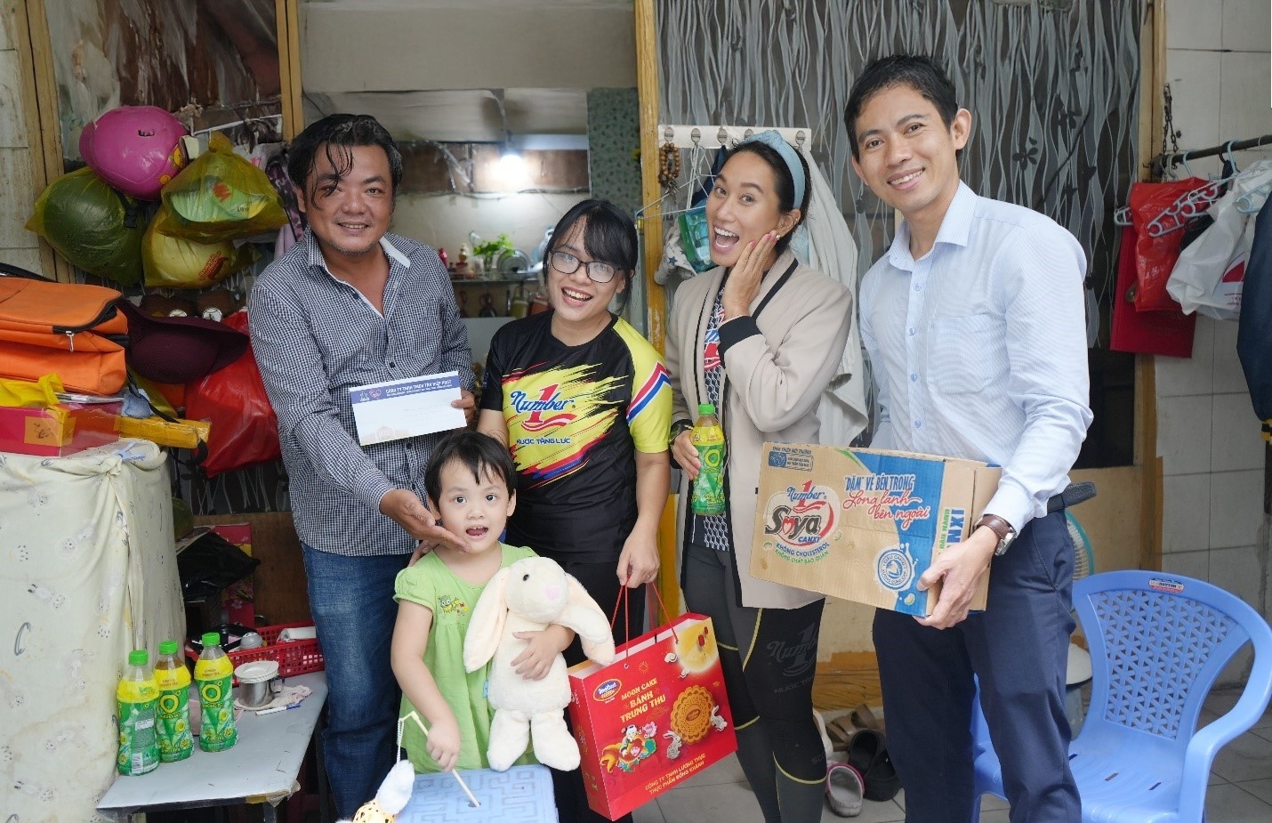Mùa trăng sẻ chia: Hơn 45.000 phần quà Trung thu từ Tân Hiệp Phát thắp sáng nụ cười trẻ thơ
