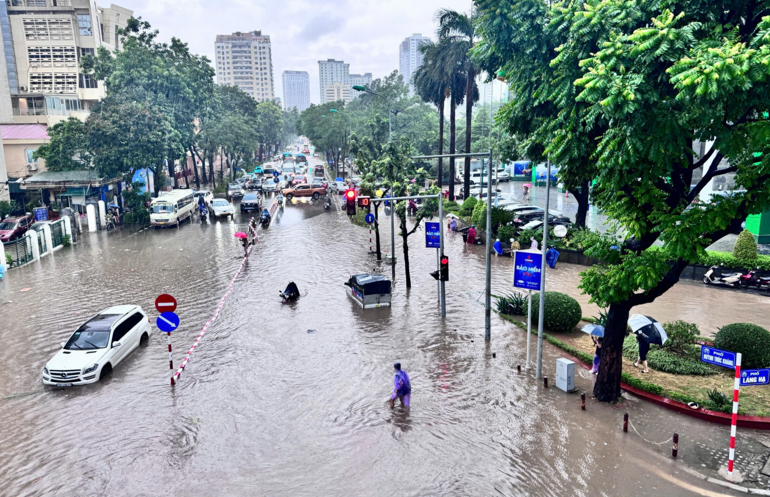 Ứng phó bão số 11: Hà Nội khuyến khích làm việc online ngày 6/10