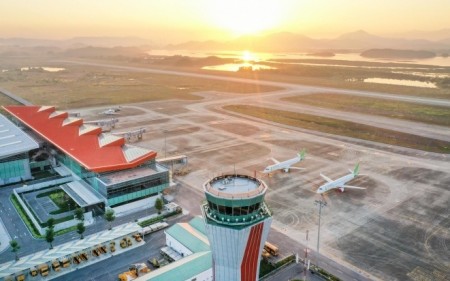 Những sân bay nào bị ảnh hưởng trực tiếp bởi bão số 11 (Matmo)?