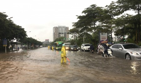 Hà Nội: Trực thoát nước 24/24h, sẵn sàng cao nhất ứng phó với bão số 11