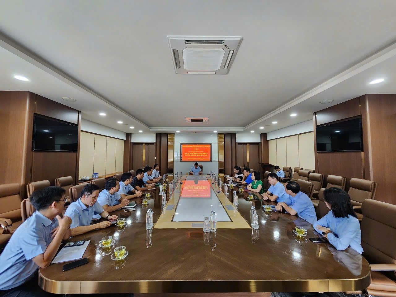 Đảng bộ Nghiên cứu Khoa học và Đào tạo đổi mới sinh hoạt chi bộ theo hướng thiết thực, hiệu quả