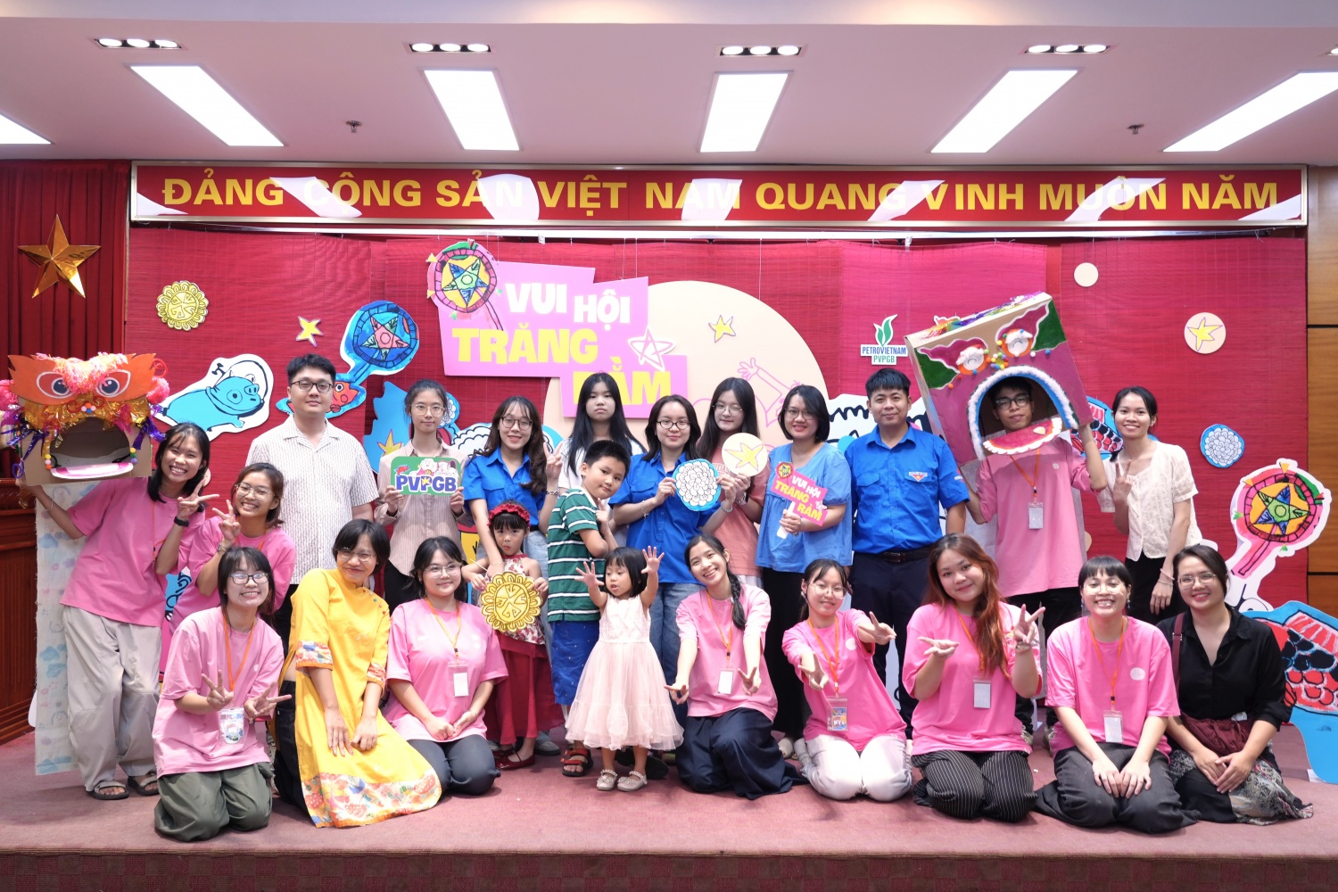 Trung thu PVPGB: Vui hội Trăng Rằm - Ươm mầm sáng tạo Trung thu PVPGB: Vui hội Trăng Rằm Ươm mầm sáng tạo