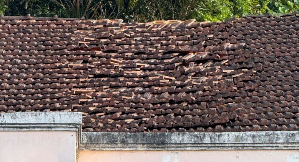 Quảng Ngãi: Động đất liên hoàn khiến nhiều trường học hư hỏng Quảng Ngãi: Động đất liên hoàn khiến nhiều trường học hư hỏng