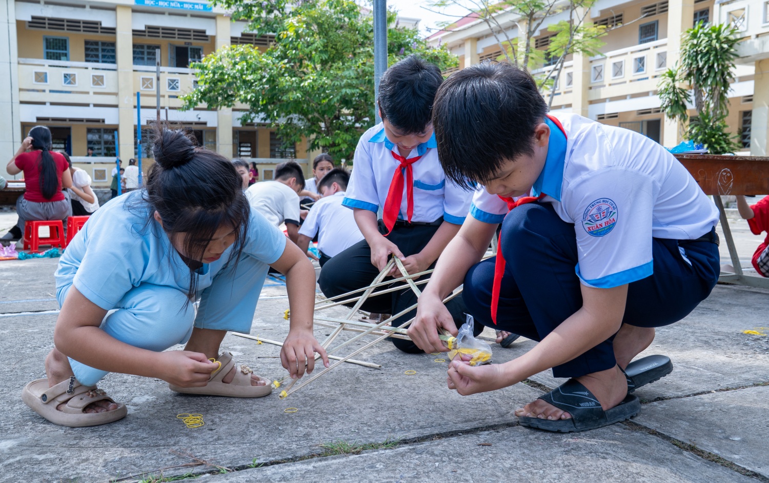 Đoàn Thanh niên PVPGB tặng 200 phần quà Trung thu cho thiếu nhi xã An Lạc Thôn
