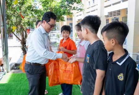 Đoàn Thanh niên PVPGB gửi tặng 200 phần quà Trung thu cho thiếu nhi xã An Lạc Thôn (Cần Thơ)