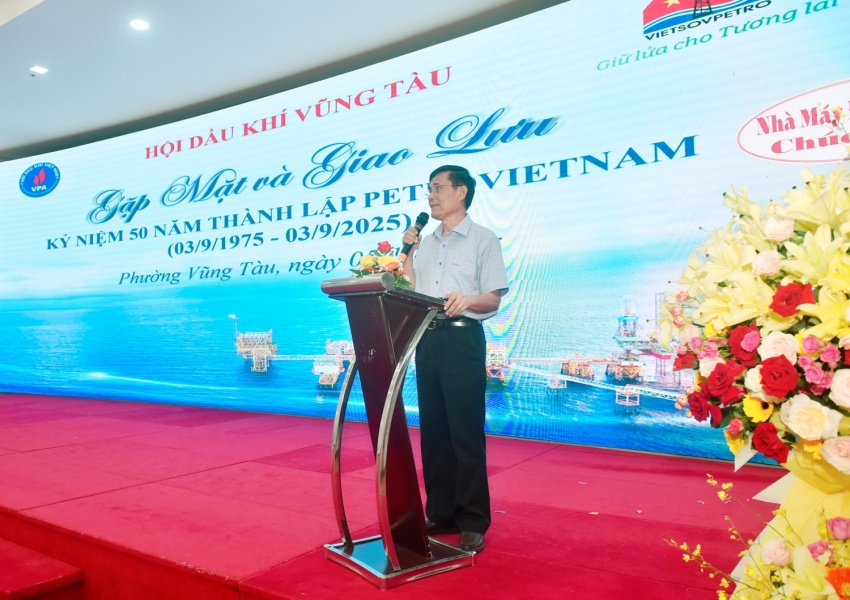 Hội Dầu khí Vũng Tàu gặp mặt kỷ niệm 50 năm thành lập Petrovietnam: Tự hào nửa thế kỷ phát triển và cống hiến đầy xúc động Tiếp lửa truyền thống - Vững bước tương lai