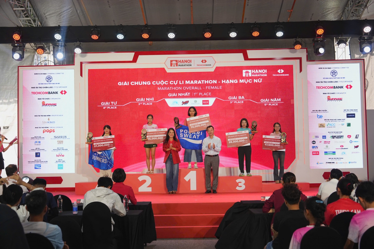 Giải Marathon Quốc tế Hà Nội Techcombank Mùa thứ 4 thu hút hơn 13.000 VĐV tham dự