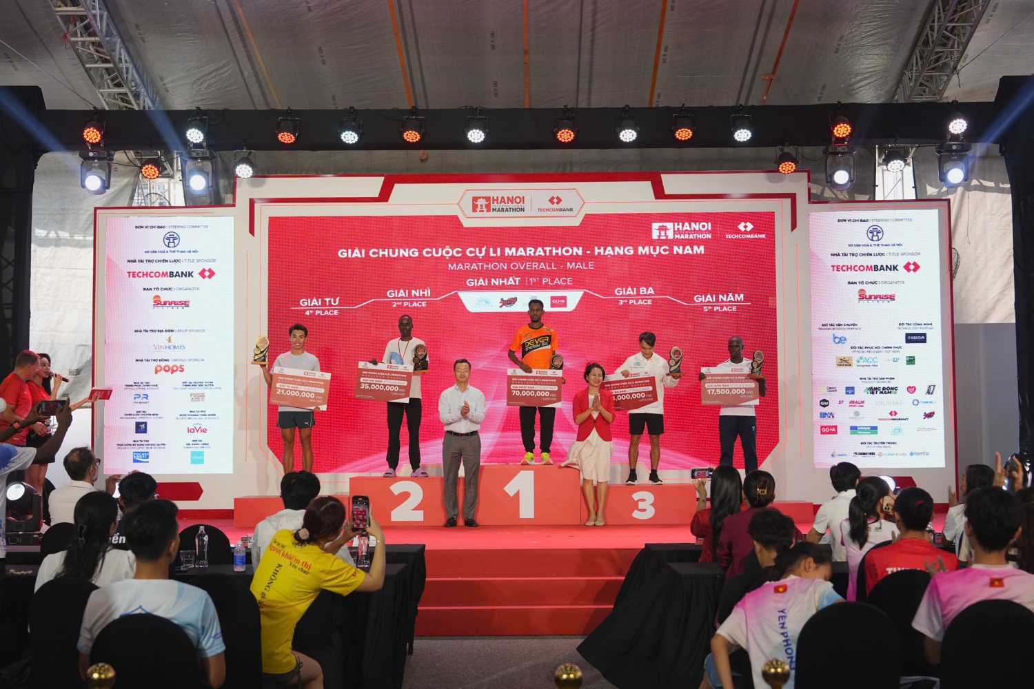 Giải Marathon Quốc tế Hà Nội Techcombank Mùa thứ 4 thu hút hơn 13.000 VĐV tham dự