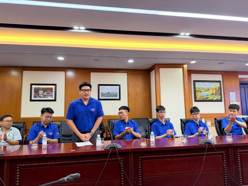 Vietsovpetro gặp gỡ tân sinh viên được cử đi du học tại Liên bang Nga 2025 Vietsovpetro gặp gỡ tân sinh viên được cử đi du học tại Liên bang Nga