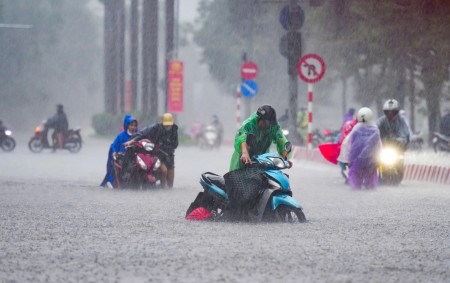 Lý giải nguyên nhân hai đợt mưa lớn diện rộng tại miền Bắc