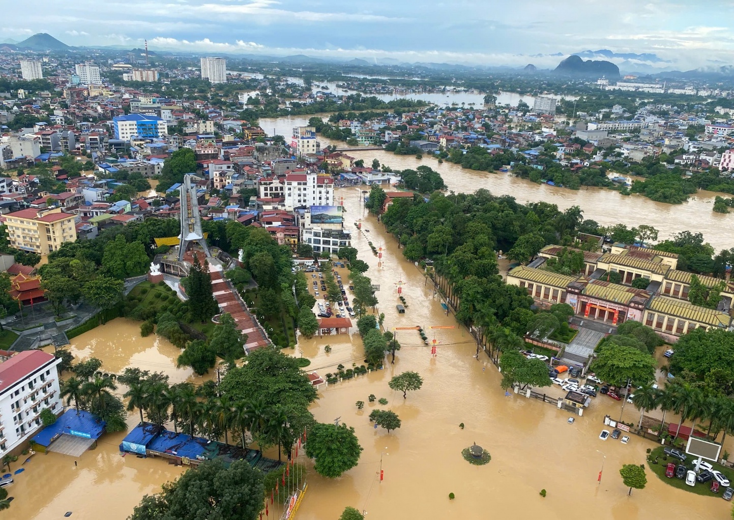Mưa lớn gây ngập lụt diện rộng tại Thái Nguyên