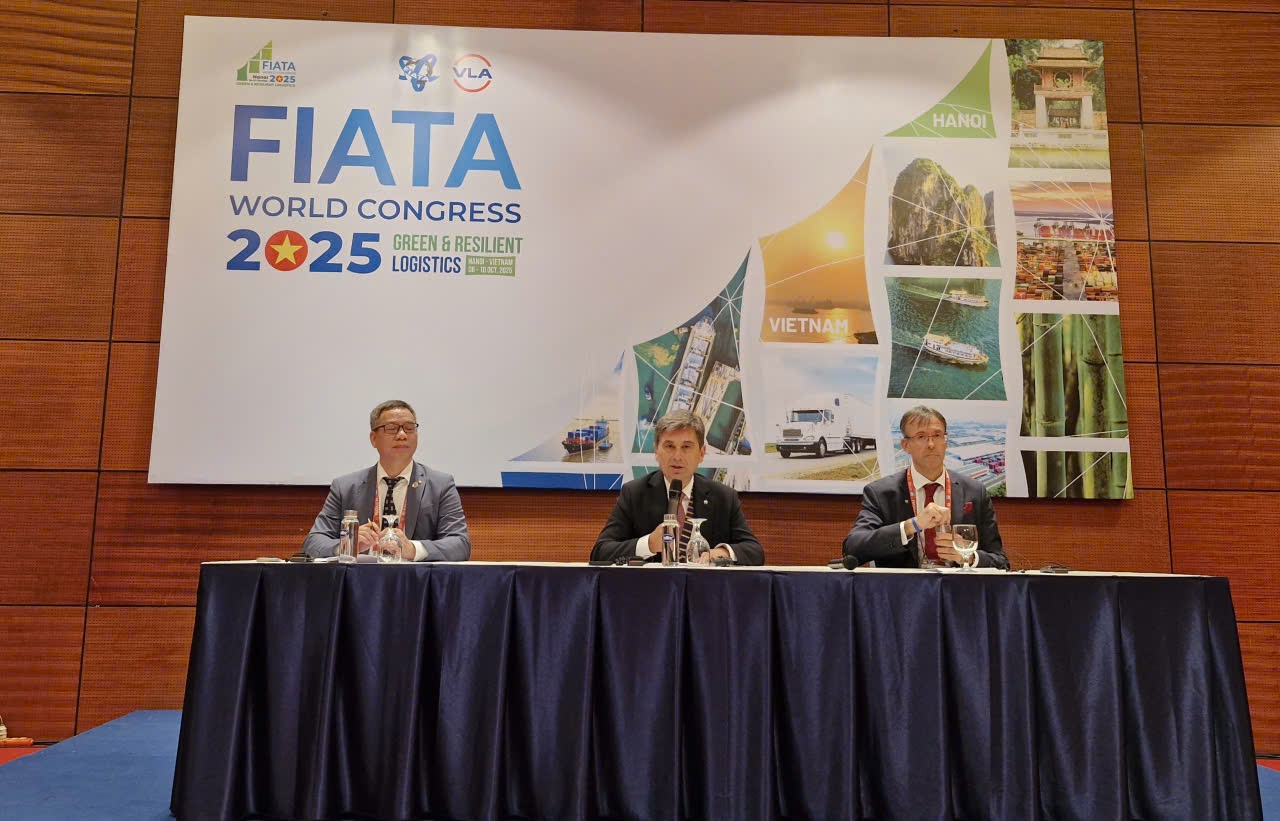 Việt Nam – cửa ngõ trên hành trình thích ứng với logistics xanh và kết nối đầu tư Việt Nam – cửa ngõ trên hành trình thích ứng với logistics xanh và kết nối đầu tư