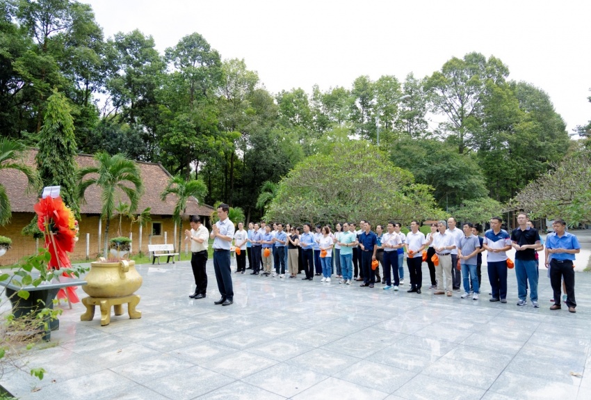 Đảng ủy Vietsovpetro tổ chức tập huấn kết hợp về nguồn năm 2025